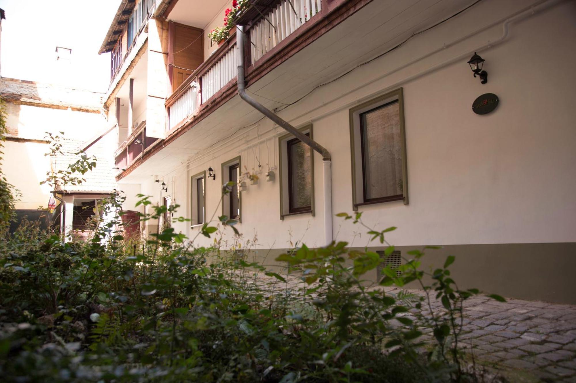 Seek And Hide - Little Emma'S Hideaway Brasov Exterior photo